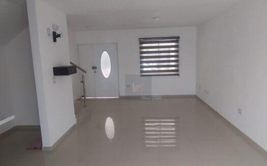 Hermosa casa en Viñedos Residencial